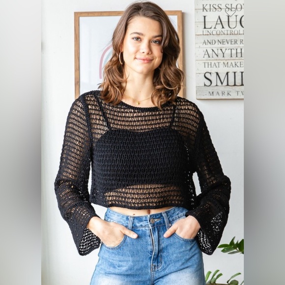 Last one! Crochet Crop Top - Picture 4 of 4